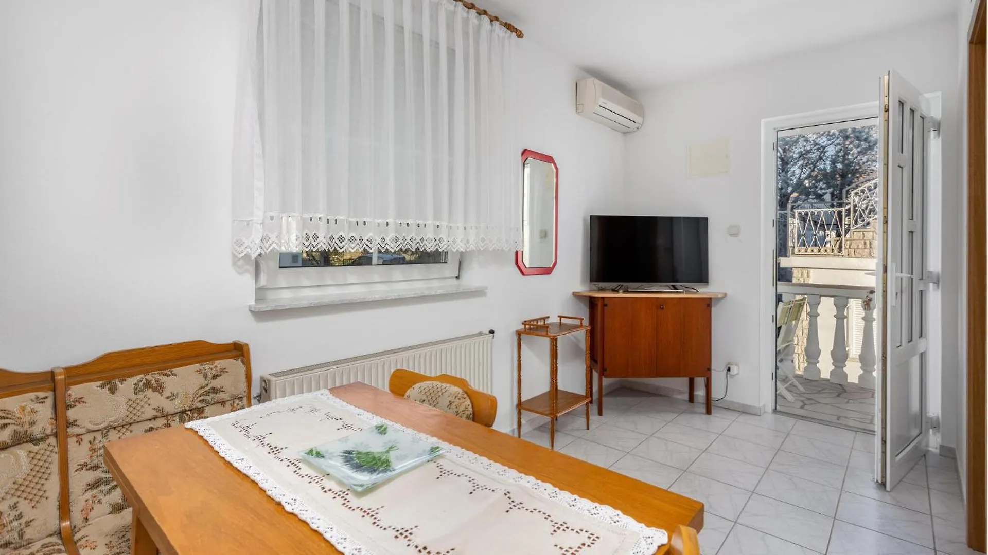 Cozy Apartment In Selce With Wifi 0*,